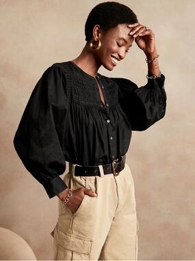Banana Republic 🖤🖤🖤 Pintuck Swing Top Blouse - S Petite